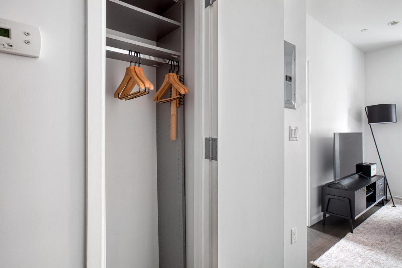 Gorgeous Midtown W 1br W Gym Nr Times Sq Nyc-651 * New York